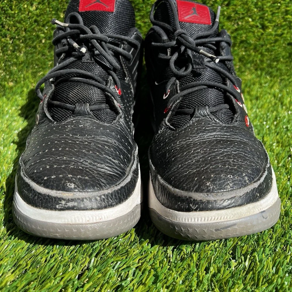 Nike Shoes Men Size 11 Jordan Max Aura 5 Shoes Black Cement Red DZ4353-061
